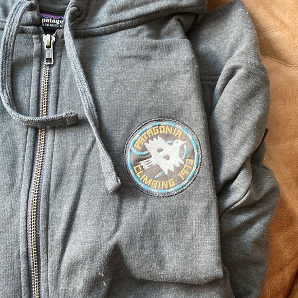 Patagonia hoodie - Picture 2 of 4